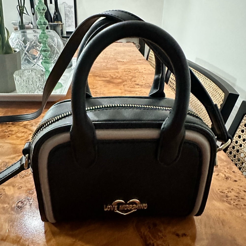 Love Moschino Small Cross Body Leather Bag - Black
